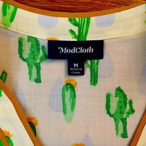 ModCloth size medium sleeveless shirt